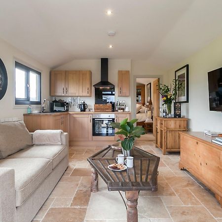 Holders Cottage Lassington エクステリア 写真